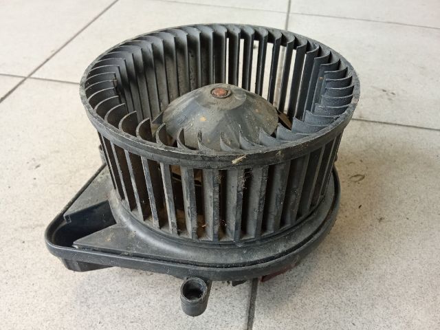 bontott AUDI A4 B6 Fűtőmotor (Nem klímás)