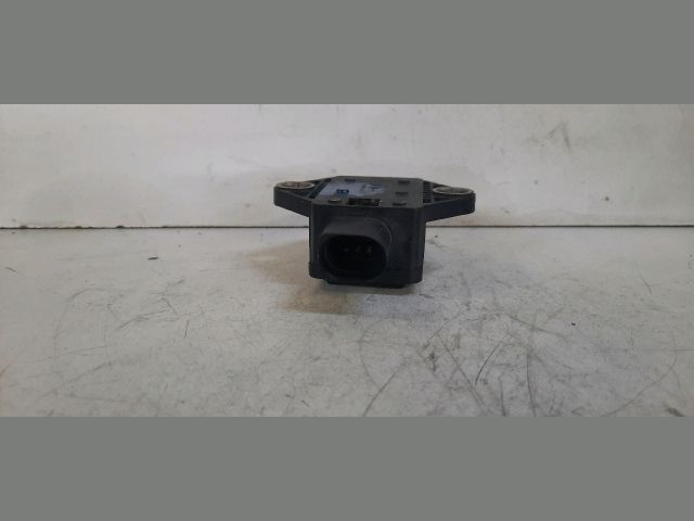 bontott AUDI A4 B6 Gyorsulás Jeladó