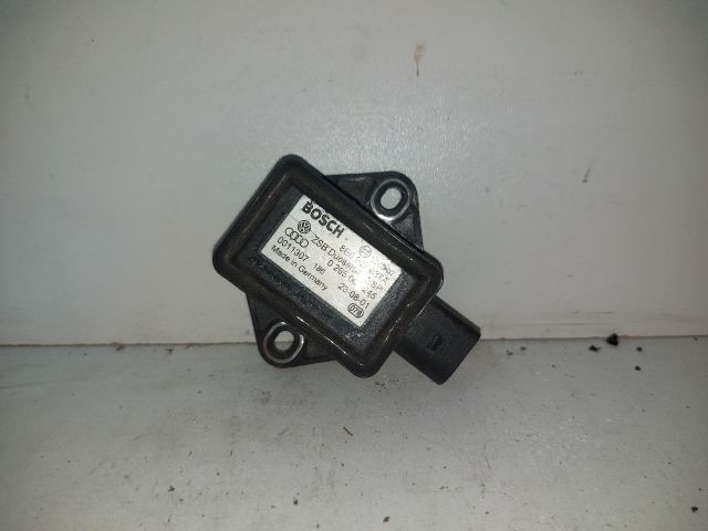 bontott AUDI A4 B6 Gyorsulás Jeladó