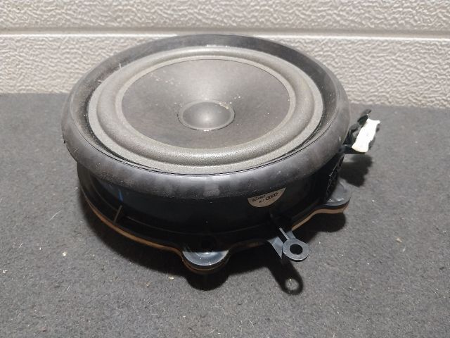 bontott AUDI A4 B6 Hangszóró (Pozíciófüggetlen)