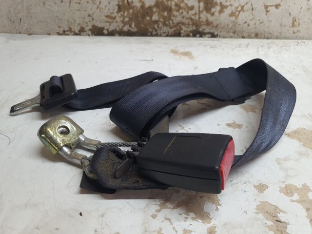 bontott AUDI A4 B6 Hátsó középső Biztonsági Öv Csat