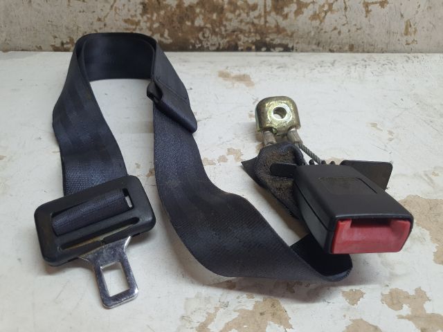 bontott AUDI A4 B6 Hátsó középső Biztonsági Öv Csat