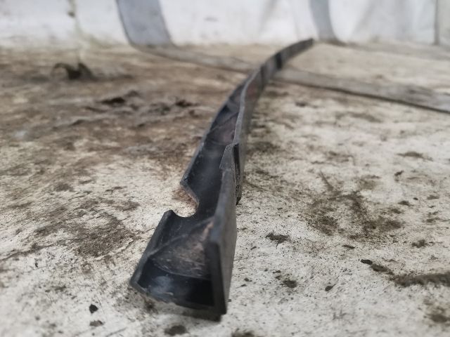 bontott AUDI A4 B6 Hátsó középső Lökhárító Tartó (Műanyag)