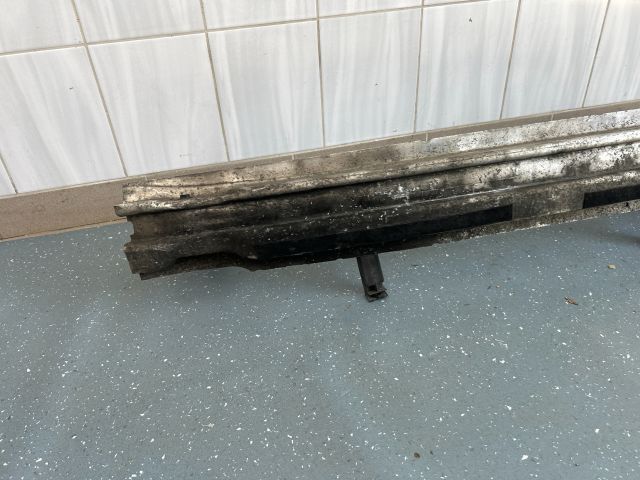 bontott AUDI A4 B6 Hátsó Lökhárító Merevítő (Fém)