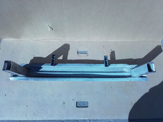 bontott AUDI A4 B6 Hátsó Lökhárító Merevítő (Fém)