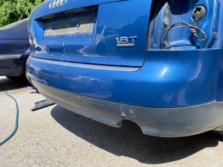 bontott AUDI A4 B6 Hátsó Lökhárító (Részeivel)