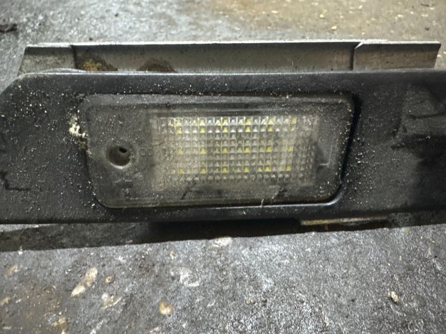 bontott AUDI A4 B6 Hátsó Rendszámtábla Világítás