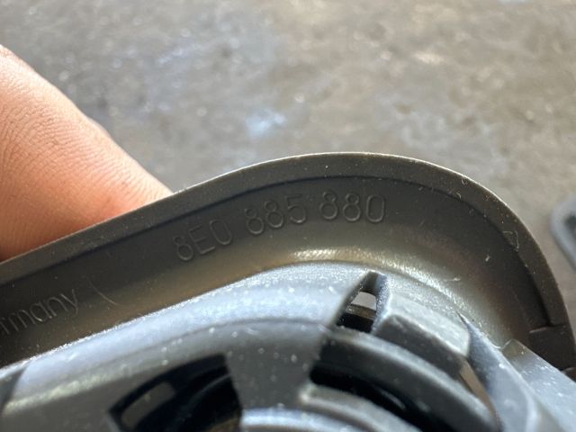 bontott AUDI A4 B6 Hátsó Üléstámla Döntő Kar / Gomb