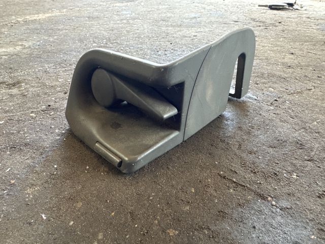 bontott AUDI A4 B6 Hátsó Üléstámla Döntő Kar / Gomb