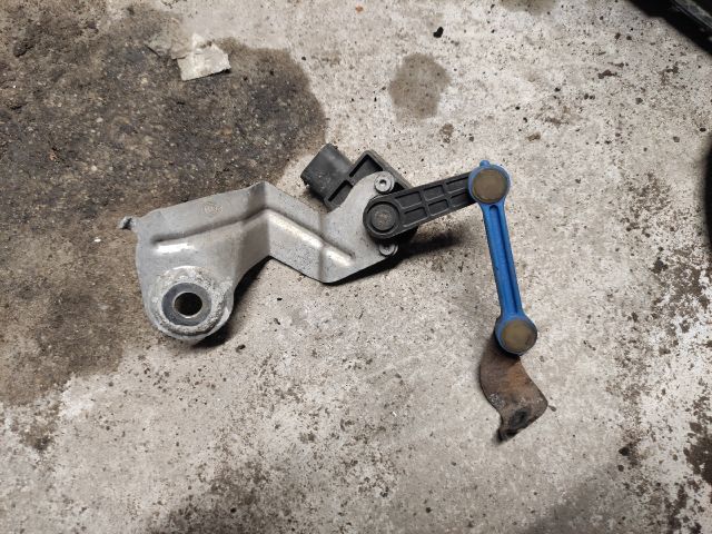 bontott AUDI A4 B6 Hátsó Xenon Szintszabályzó Jeladó