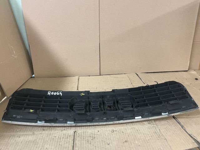 bontott AUDI A4 B6 Hűtőrács