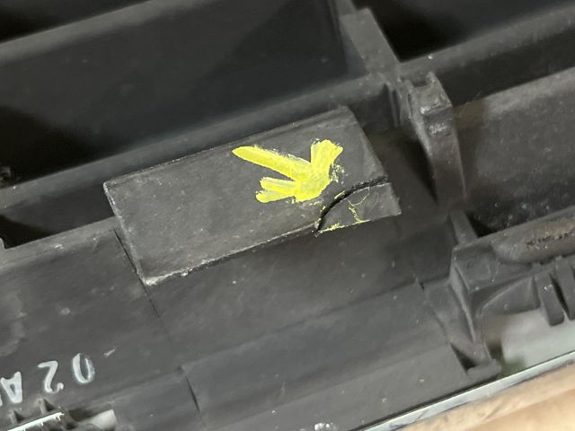 bontott AUDI A4 B6 Hűtőrács