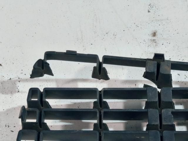 bontott AUDI A4 B6 Hűtőrács