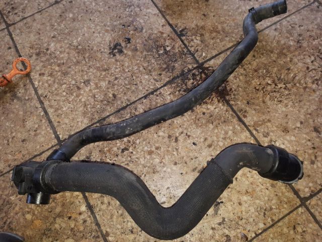 bontott AUDI A4 B6 Hűtővíz Elosztó Cső