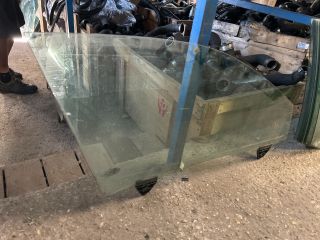 bontott AUDI A4 B6 Jobb első Ablak