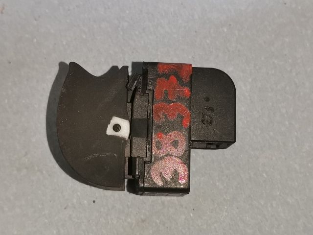 bontott AUDI A4 B6 Jobb első Ablakemelő Kapcsoló