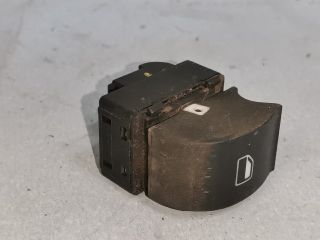 bontott AUDI A4 B6 Jobb első Ablakemelő Kapcsoló