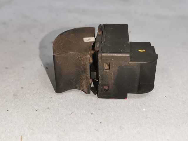 bontott AUDI A4 B6 Jobb első Ablakemelő Kapcsoló