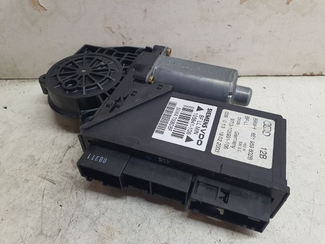 bontott AUDI A4 B6 Jobb első Ablakemelő Motor