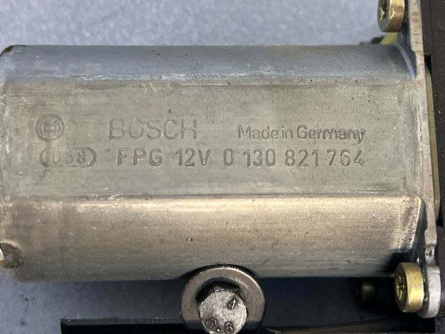 bontott AUDI A4 B6 Jobb első Ablakemelő Motor