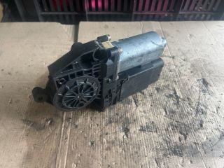 bontott AUDI A4 B6 Jobb első Ablakemelő Motor