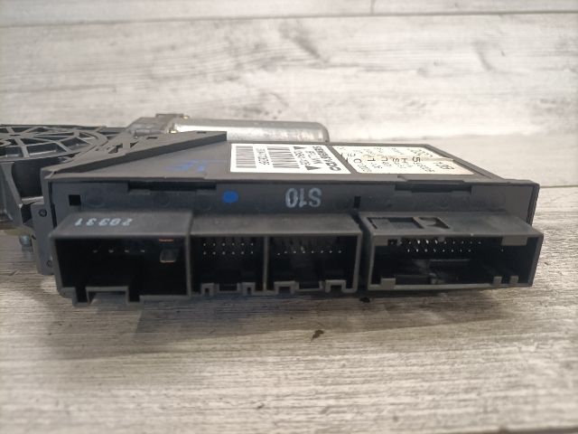 bontott AUDI A4 B6 Jobb első Ablakemelő Motor