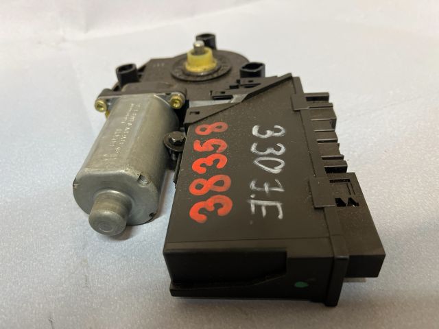 bontott AUDI A4 B6 Jobb első Ablakemelő Motor