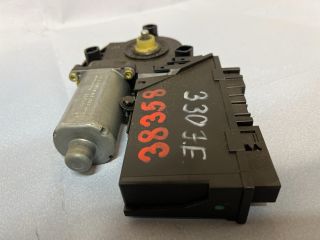 bontott AUDI A4 B6 Jobb első Ablakemelő Motor