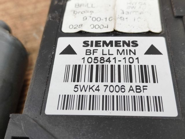 bontott AUDI A4 B6 Jobb első Ablakemelő Motor