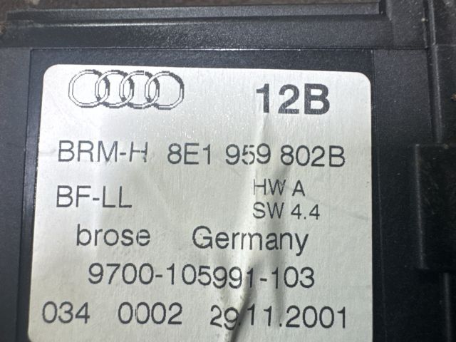 bontott AUDI A4 B6 Jobb első Ablakemelő Motor