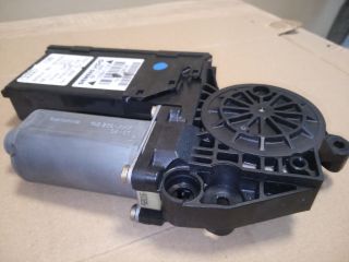 bontott AUDI A4 B6 Jobb első Ablakemelő Motor