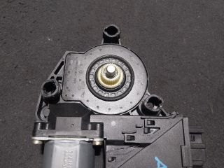 bontott AUDI A4 B6 Jobb első Ablakemelő Motor