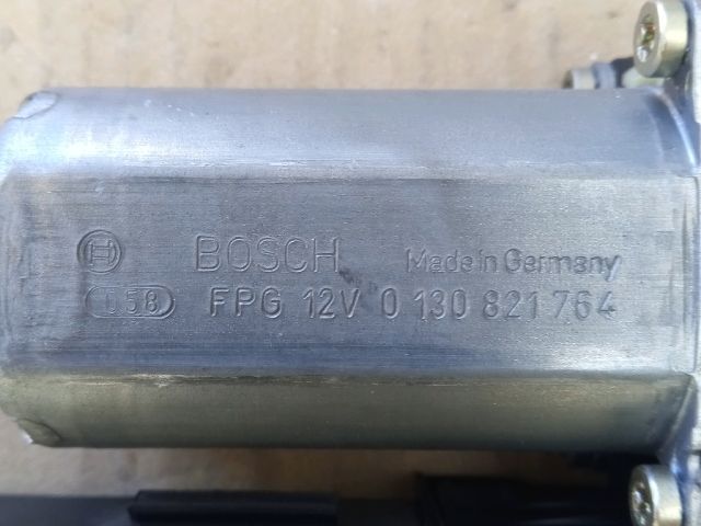 bontott AUDI A4 B6 Jobb első Ablakemelő Motor