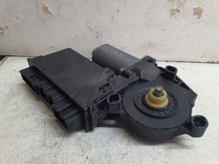 bontott AUDI A4 B6 Jobb első Ablakemelő Motor
