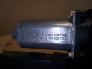 bontott AUDI A4 B6 Jobb első Ablakemelő Motor