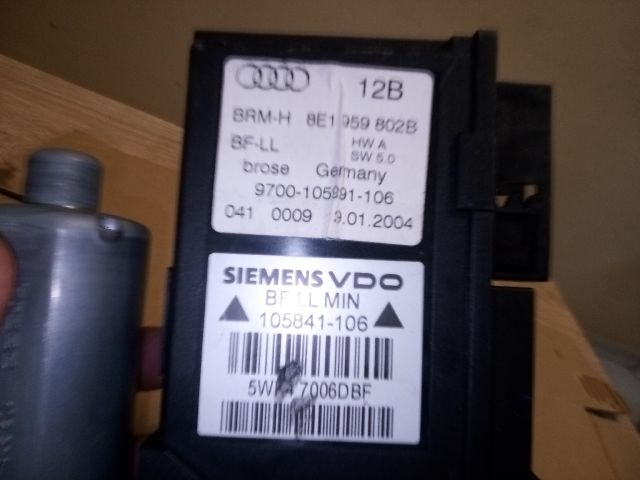 bontott AUDI A4 B6 Jobb első Ablakemelő Motor