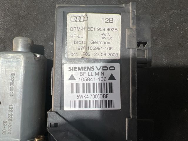 bontott AUDI A4 B6 Jobb első Ablakemelő Motor