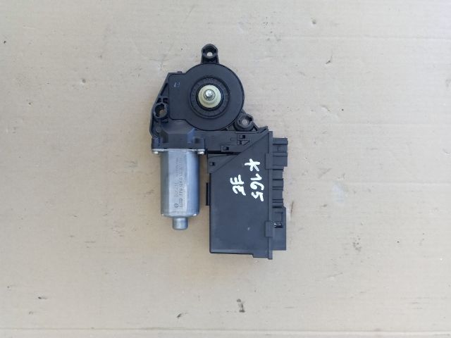 bontott AUDI A4 B6 Jobb első Ablakemelő Motor