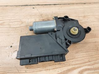 bontott AUDI A4 B6 Jobb első Ablakemelő Motor