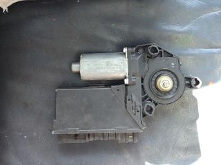 bontott AUDI A4 B6 Jobb első Ablakemelő Motor