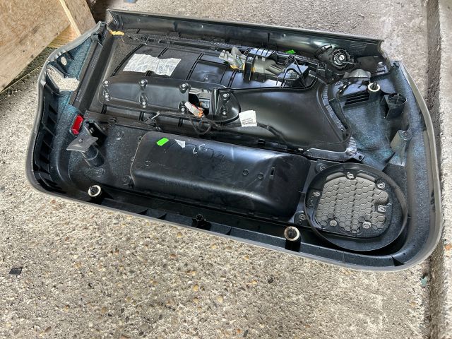 bontott AUDI A4 B6 Jobb első Ajtó Kárpit