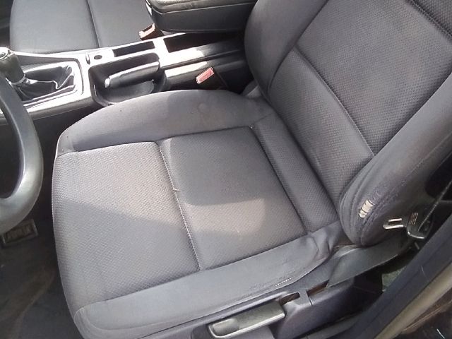 bontott AUDI A4 B6 Jobb első Ajtó Kárpit