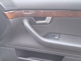 bontott AUDI A4 B6 Jobb első Ajtó (Részeivel)