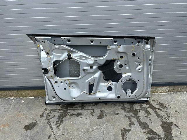 bontott AUDI A4 B6 Jobb első Ajtó (Üres lemez)