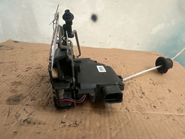 bontott AUDI A4 B6 Jobb első Ajtózár