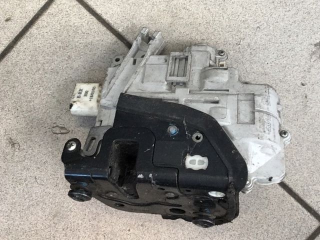 bontott AUDI A4 B6 Jobb első Ajtózár