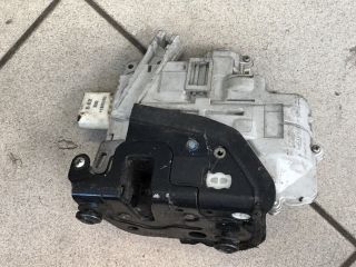 bontott AUDI A4 B6 Jobb első Ajtózár