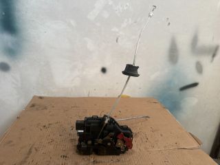 bontott AUDI A4 B6 Jobb első Ajtózár