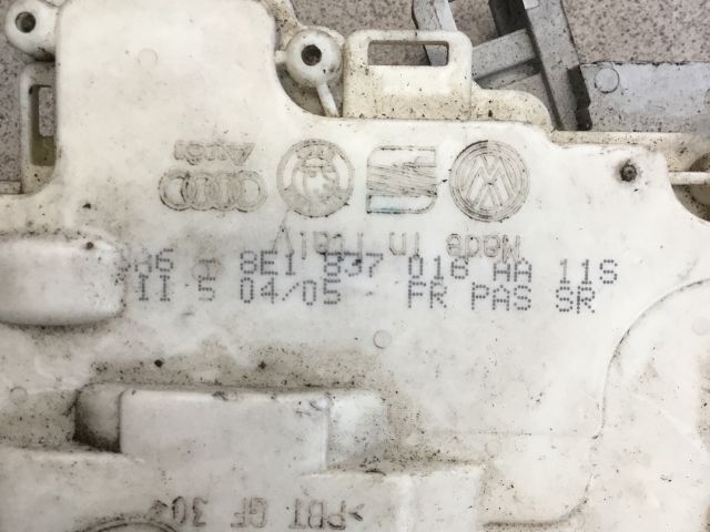 bontott AUDI A4 B6 Jobb első Ajtózár