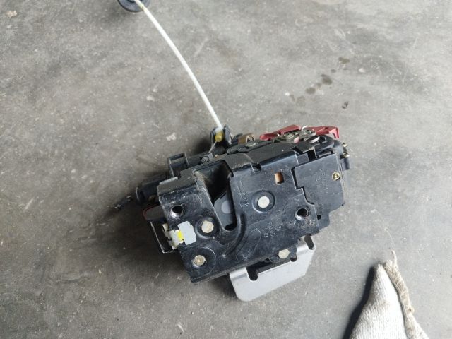 bontott AUDI A4 B6 Jobb első Ajtózár